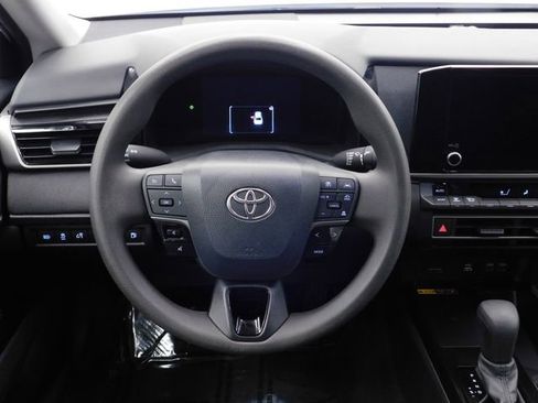 Used 2025 Toyota Camry LE image 25