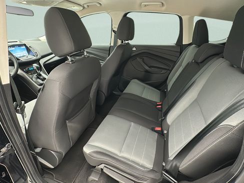 Used 2016 Ford Escape SE w/ Equipment Group 201A FWD image 9
