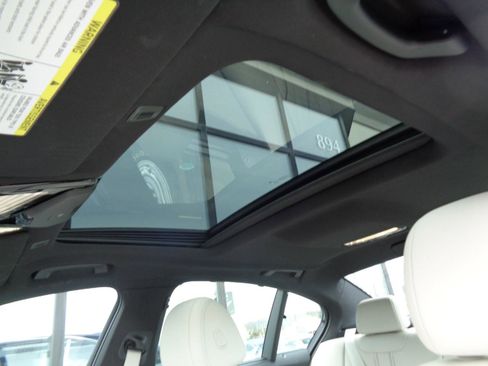 Used 2022 BMW 540i xDrive w/ Executive Package image 15