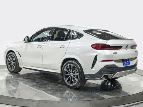 Used 2023 BMW X6 xDrive40i w/ M Sport Package image 4