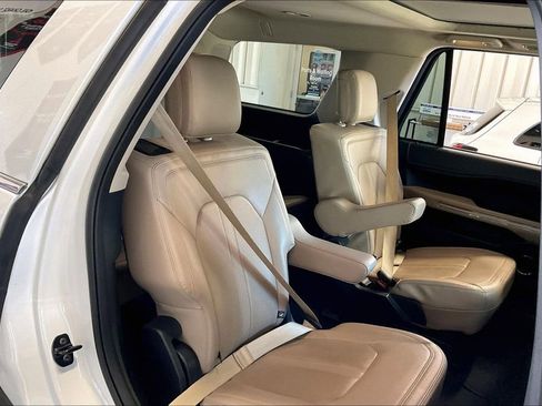 Used 2024 Ford Expedition Limited image 22