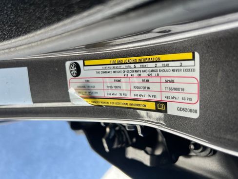 Used 2016 Jeep Compass Latitude image 30