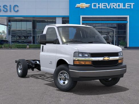 New 2025 Chevrolet Express 3500 w/ Power Convenience Package image 7