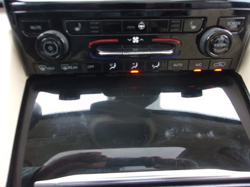 Used 2022 Jeep Grand Cherokee L Limited AWD/4WD image 27