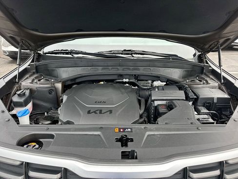 Used 2025 Kia Telluride S image 32