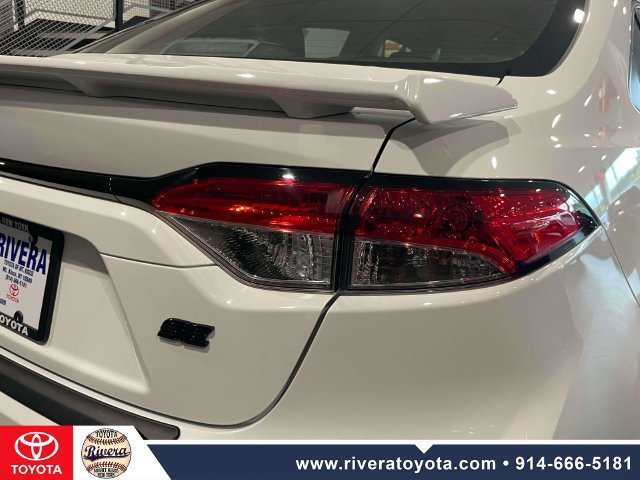 Used 2024 Toyota Corolla SE w/ SE Premium Package FWD image 11