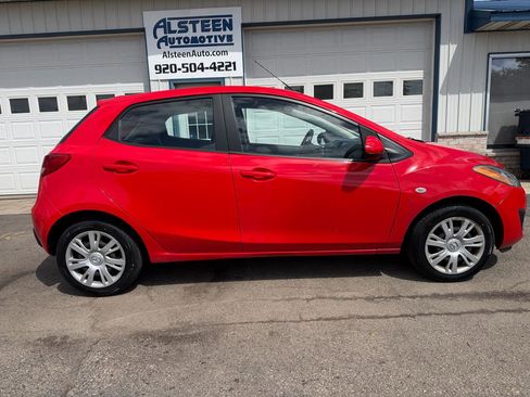 Used 2013 MAZDA MAZDA2 Sport FWD image 2