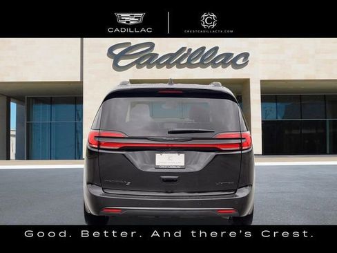 Used 2025 Chrysler Pacifica Limited FWD image 4