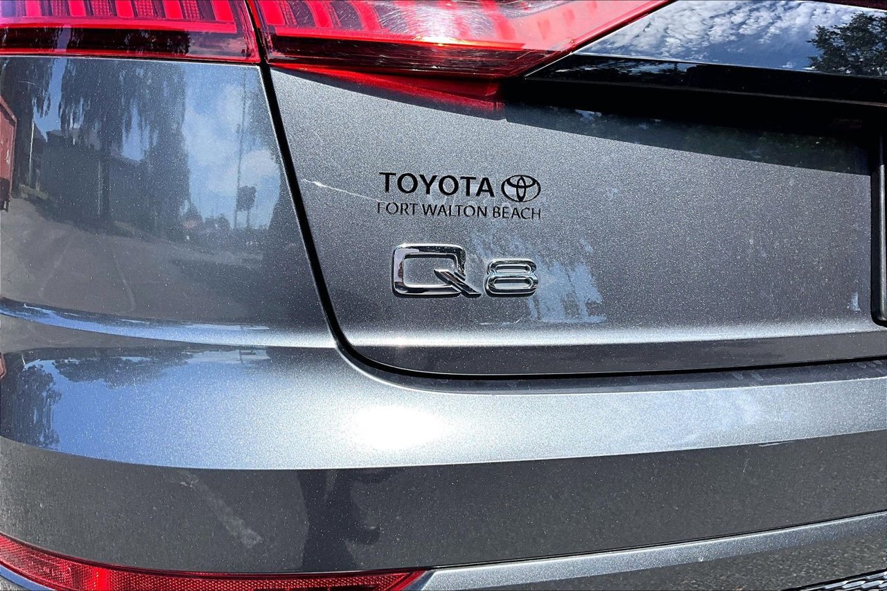 Used 2019 Audi Q8 Prestige w/ Adaptive Chassis Package AWD/4WD image 25