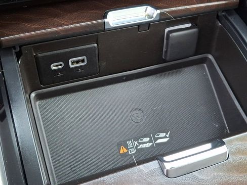 Certified 2022 GMC Yukon Denali w/ Denali Premium Package image 27