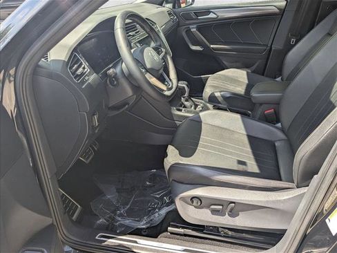 Used 2023 Volkswagen Tiguan SE R-Line image 16