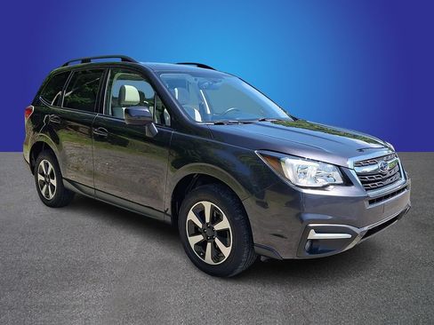 Used 2018 Subaru Forester 2.5i Premium AWD/4WD image 3