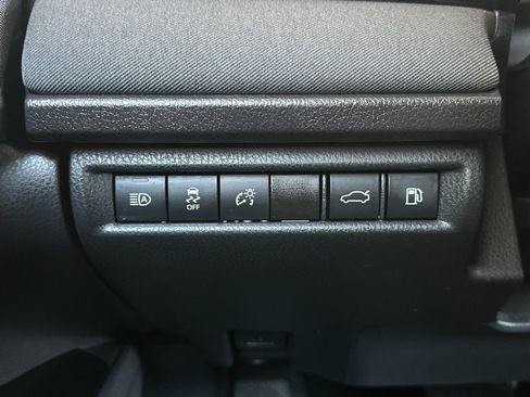Used 2025 Toyota Camry LE FWD image 25
