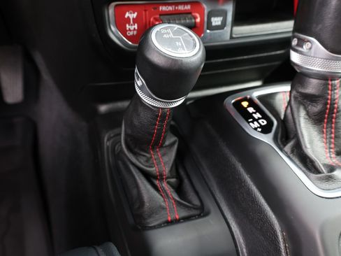 Used 2020 Jeep Wrangler Unlimited Rubicon AWD/4WD image 25