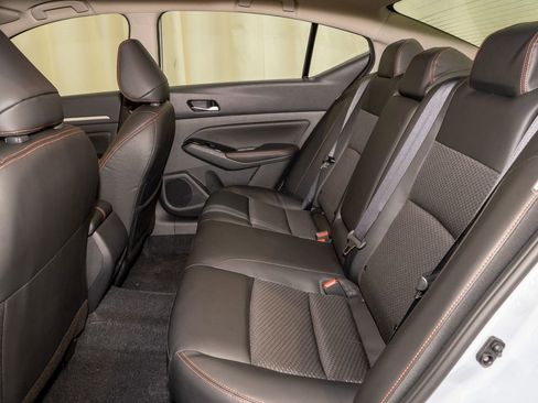 New 2025 Nissan Altima 2.5 SR image 17