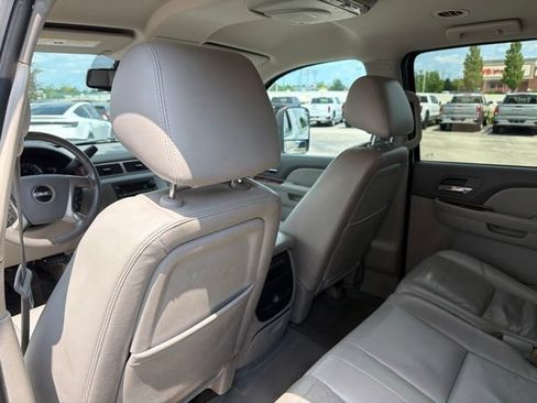 Used 2012 GMC Yukon XL SLT w/ SLT-2 Equipment Package AWD/4WD image 20