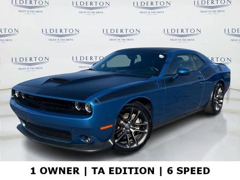 Used 2022 Dodge Challenger R/T w/ T/A Package image 1