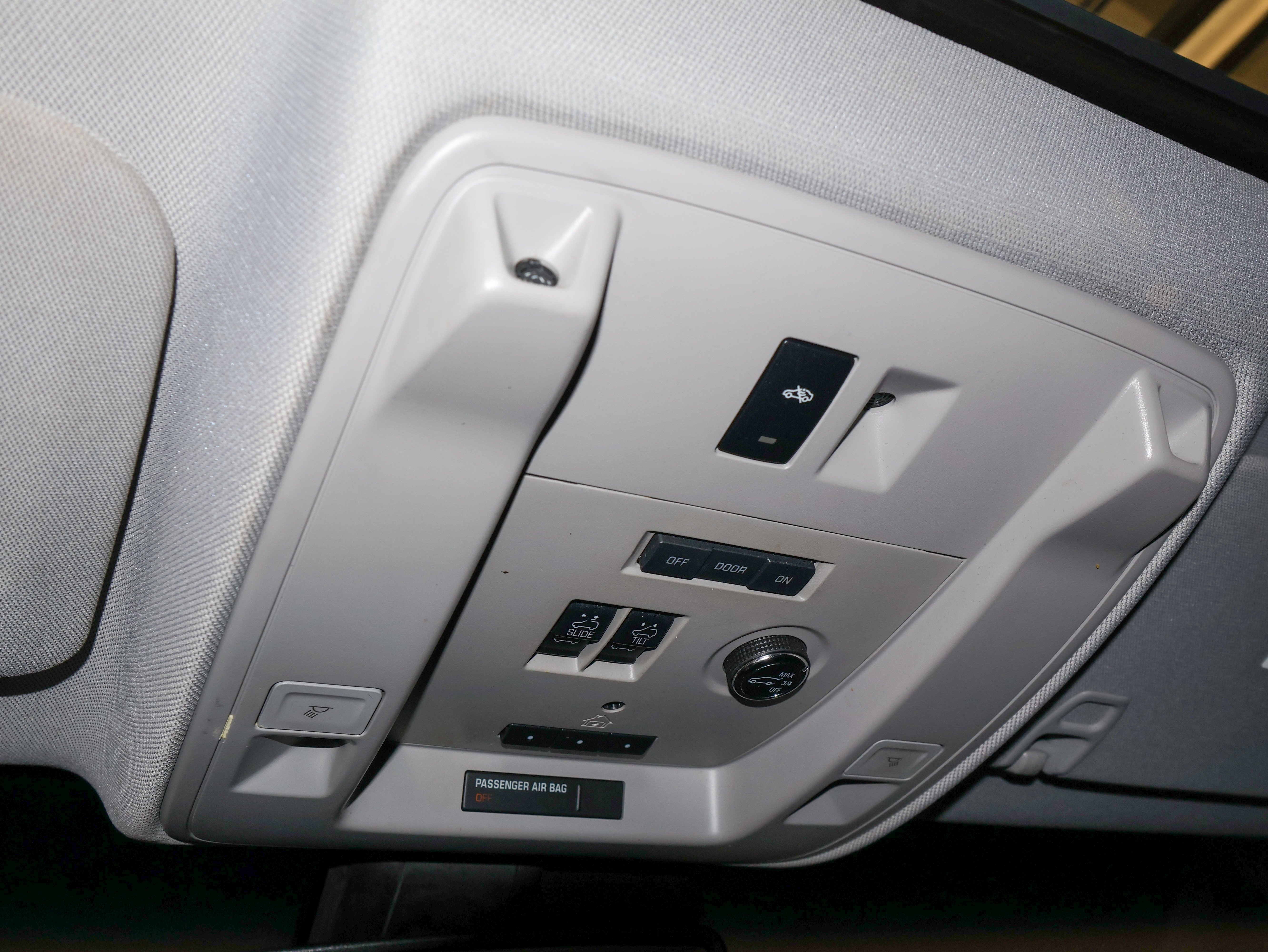 Used 2016 Cadillac Escalade Luxury RWD image 44