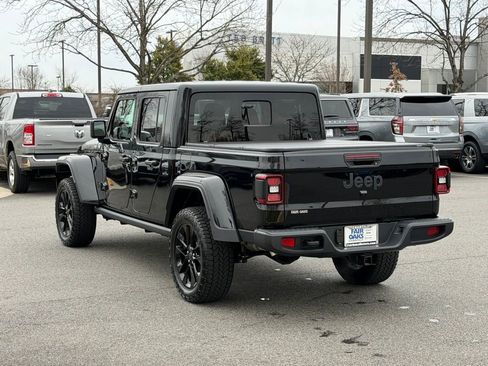 Certified 2025 Jeep Gladiator Sport image 10