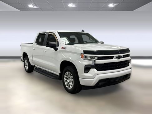 Used 2025 Chevrolet Silverado 1500 RST w/ Convenience Package II AWD/4WD image 5