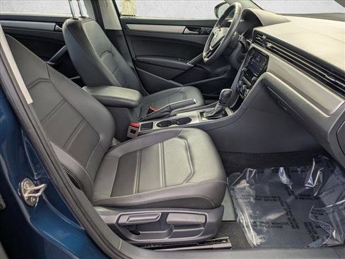 Used 2022 Volkswagen Passat 2.0T SE image 19