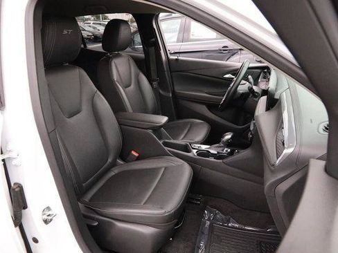 Used 2024 Buick Encore GX Sport Touring FWD image 25