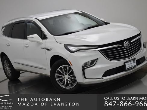 Used 2022 Buick Enclave Essence FWD image 2