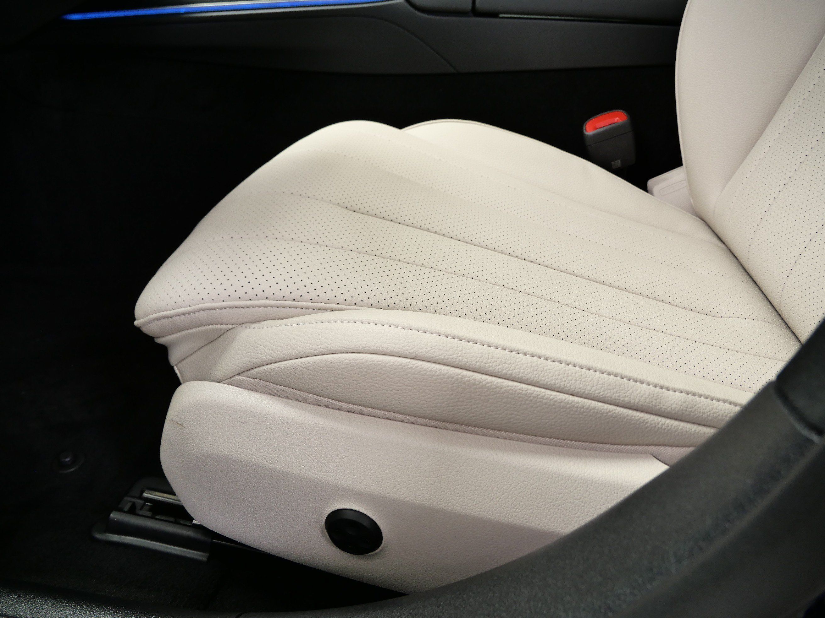 Certified 2026 Mercedes-Benz E 350 4MATIC Sedan image 18