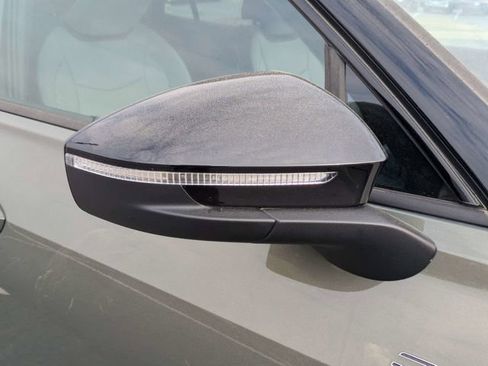 New 2026 Volkswagen Tiguan SE R-Line FWD image 12