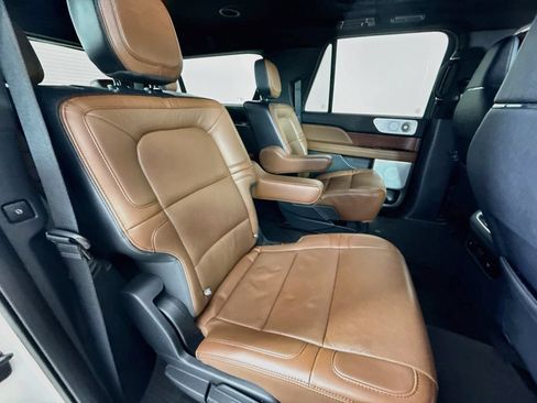 Used 2022 Lincoln Navigator L Reserve AWD/4WD image 29