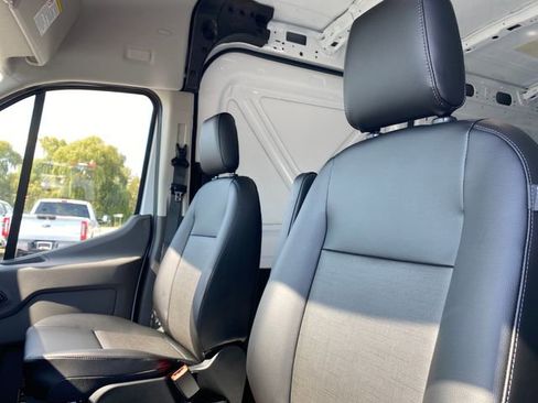 New 2025 Ford Transit 250 148 Medium Roof image 10
