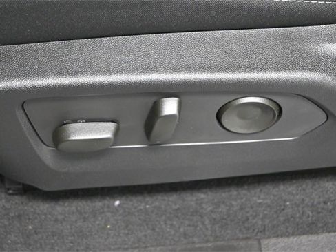 New 2026 Chevrolet Colorado LT image 10