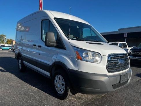 Used 2016 Ford Transit 250 130 Medium Roof RWD image 4