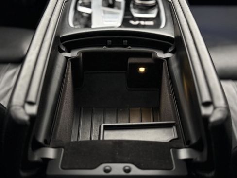 Used 2020 BMW M760i xDrive w/ Luxury Rear Seating Package image 25