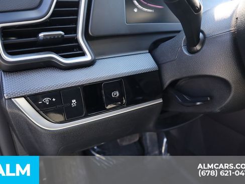 Used 2024 Kia Sportage LX image 13