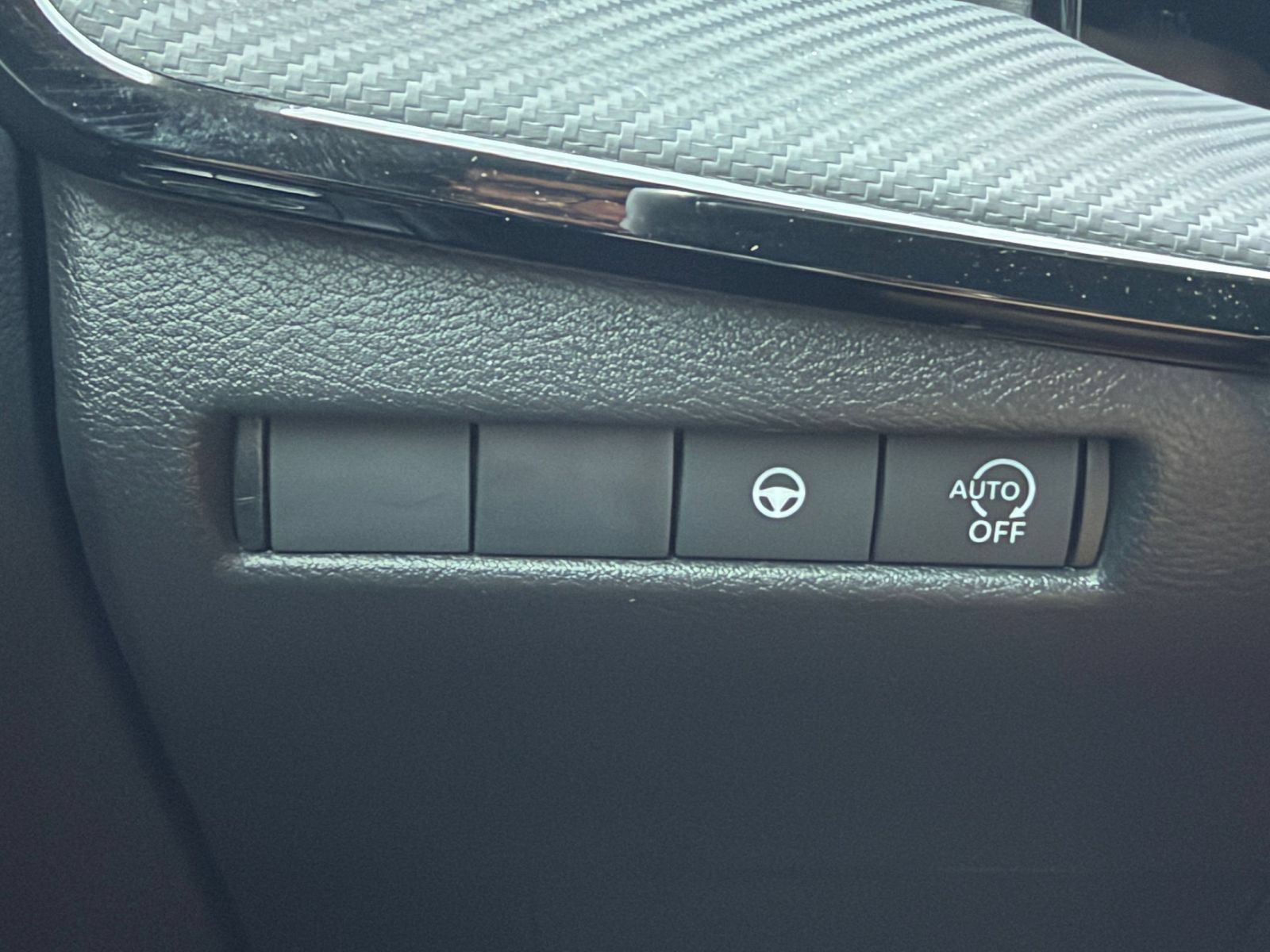Used 2026 Nissan Kicks SR FWD image 32