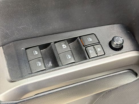 Used 2022 Toyota Tacoma SR5 w/ Technology Package RWD image 12
