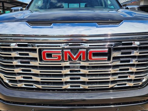 New 2026 GMC Sierra 1500 Denali image 9