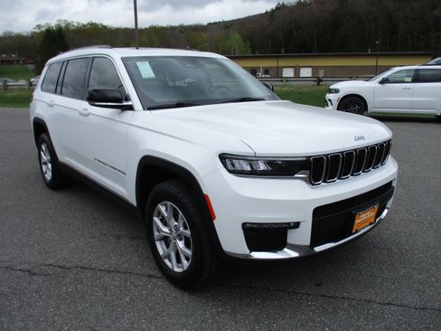 Certified 2022 Jeep Grand Cherokee L Limited AWD/4WD image 3