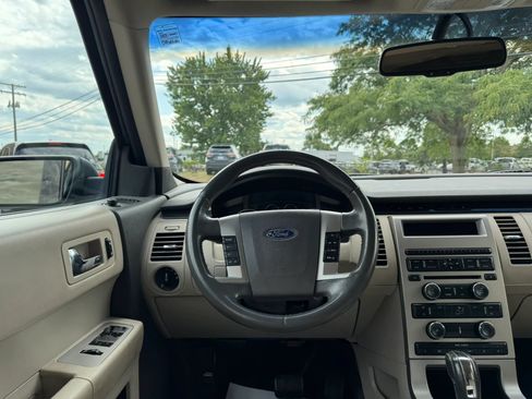 Used 2010 Ford Flex SE FWD image 18