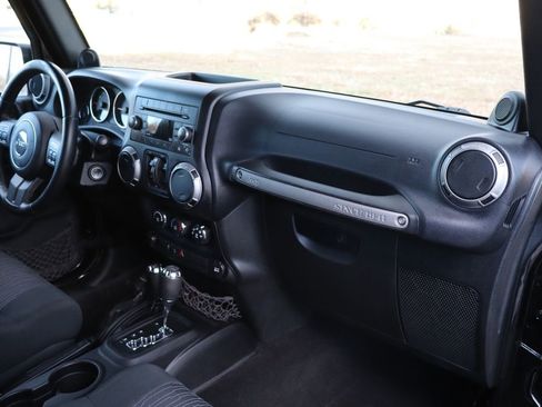 Used 2012 Jeep Wrangler Unlimited Sport image 18