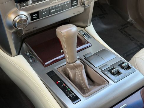 Used 2017 Lexus GX 460 image 16