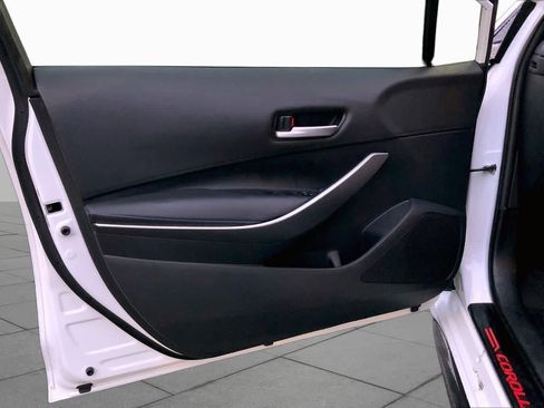 Used 2020 Toyota Corolla SE FWD image 21