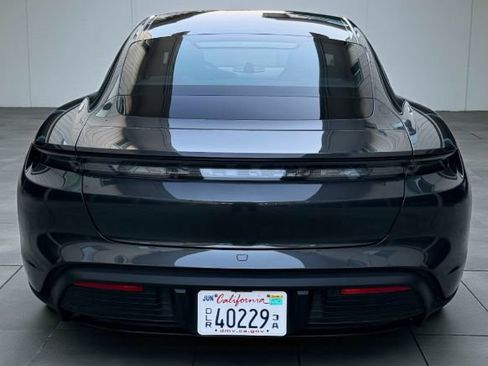 Used 2022 Porsche Taycan image 5