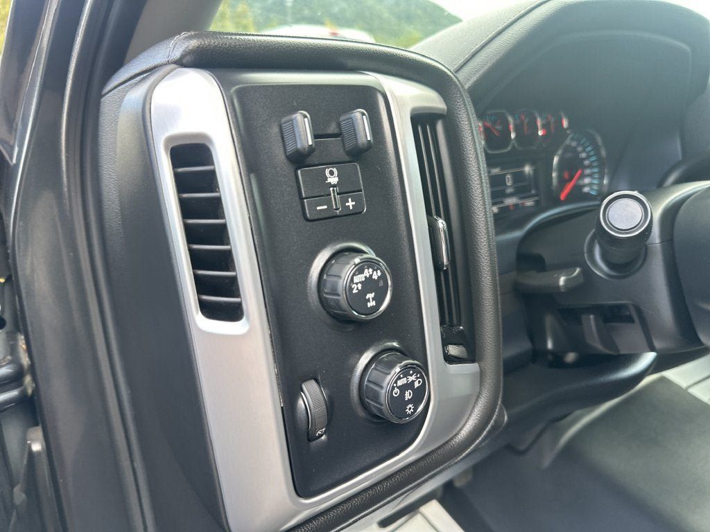 Used 2019 GMC Sierra 1500 SLE w/ SLE Value Package AWD/4WD image 17
