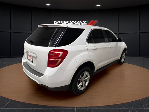 Used 2017 Chevrolet Equinox LS FWD image 4