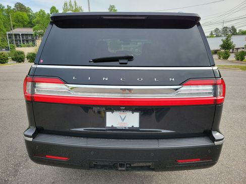 Used 2020 Lincoln Navigator Reserve RWD image 6