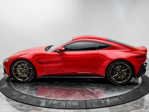 Used 2019 Aston Martin V8 Vantage Coupe image 7