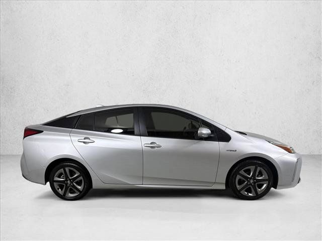 Used 2022 Toyota Prius XLE FWD image 2