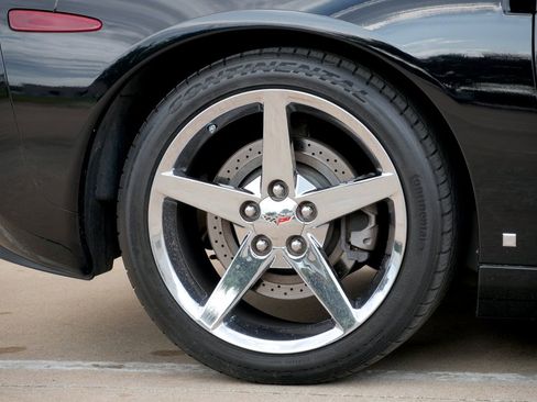 Used 2007 Chevrolet Corvette Convertible w/ Preferred Equipment Group RWD image 28
